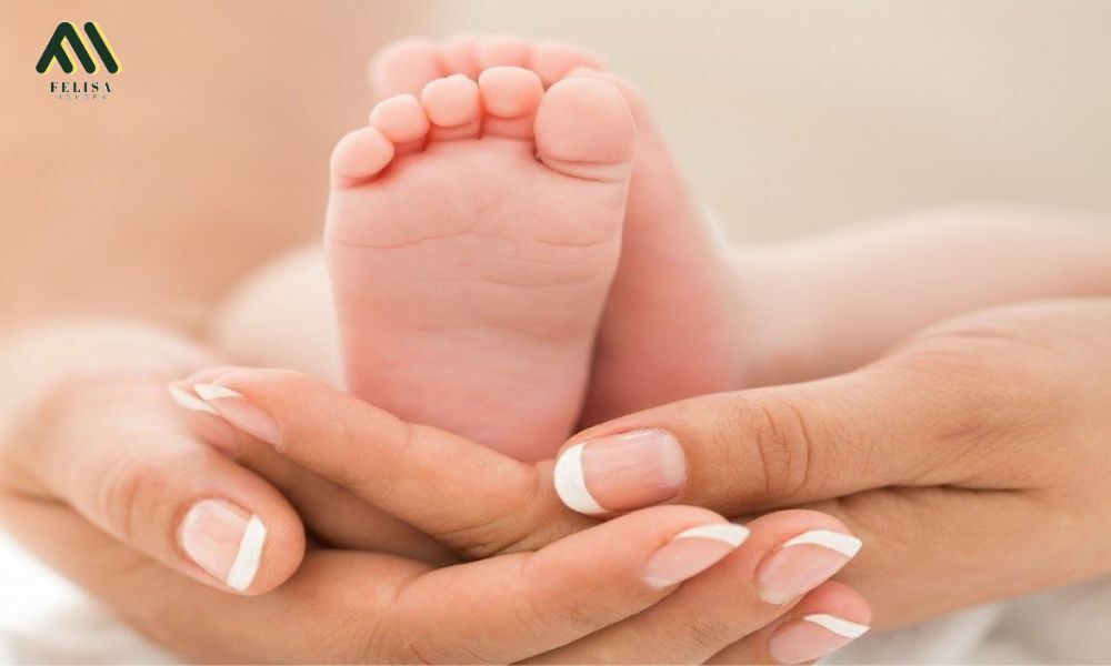 Thời điểm massage chân cho trẻ sơ sinh