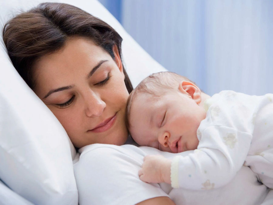 ngủ đủ giấc giúp giảm cân cho mẹ