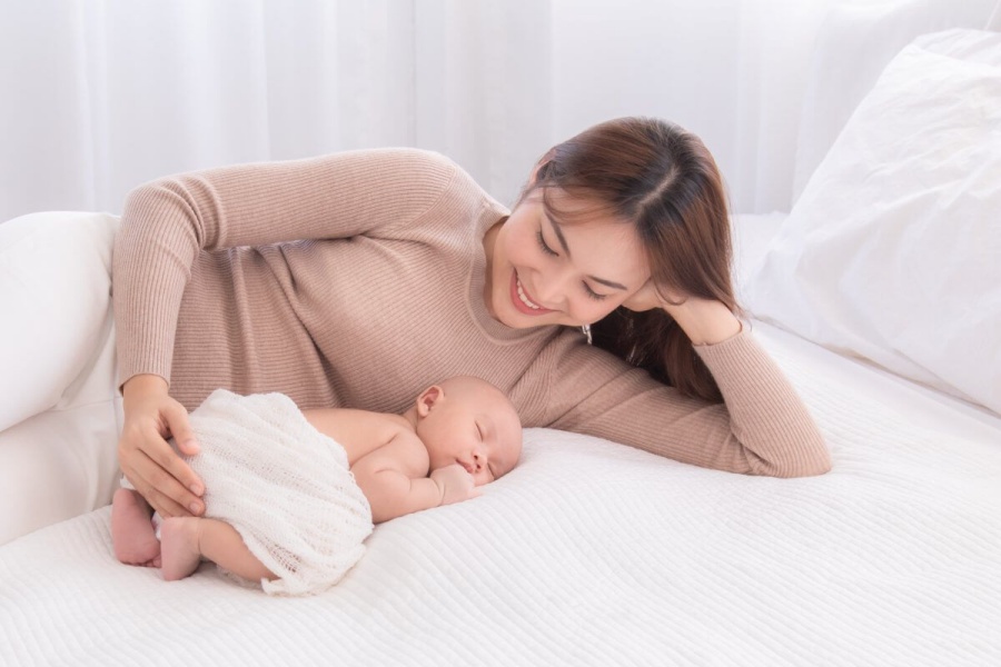 hướng dẫn mẹ chăm trẻ sơ sinh
